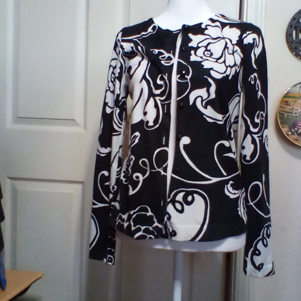 Jaclyn Smith Sweater